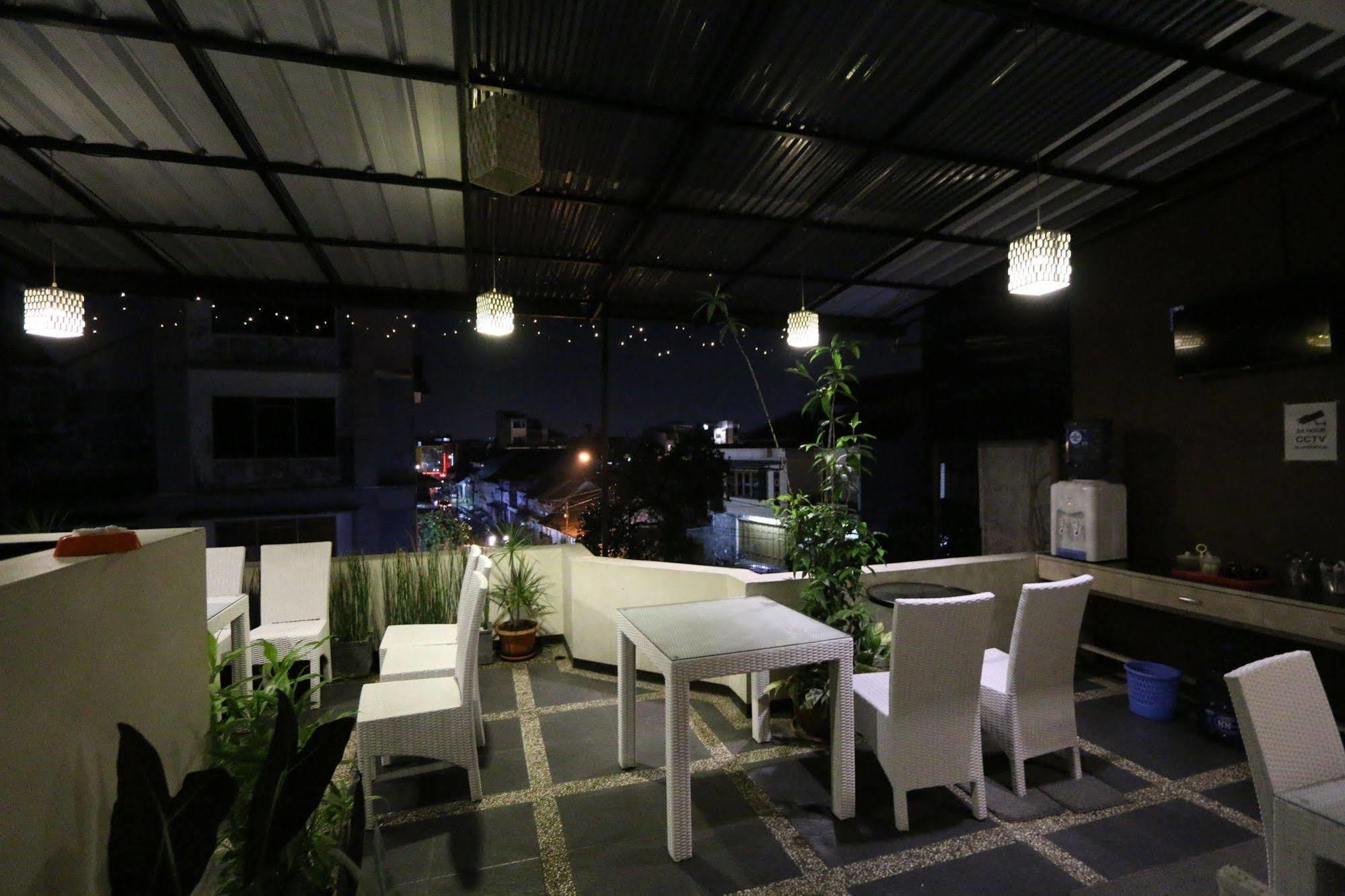 Bantal Guling Pasar Baru Hotel Bandung Kültér fotó